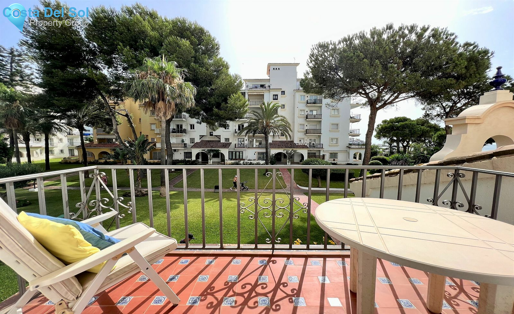 Middle Floor Apartment in Puerto Banús-1388373