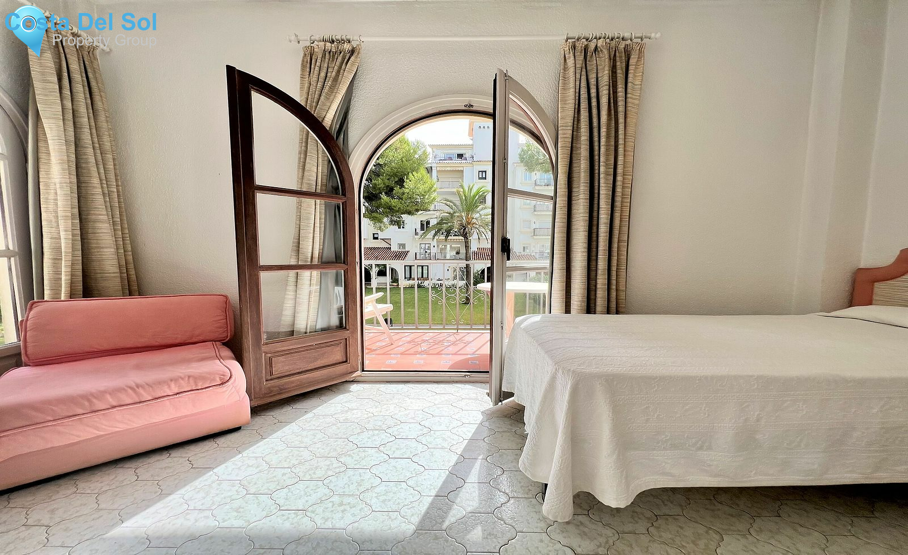 Middle Floor Apartment in Puerto Banús-1388374