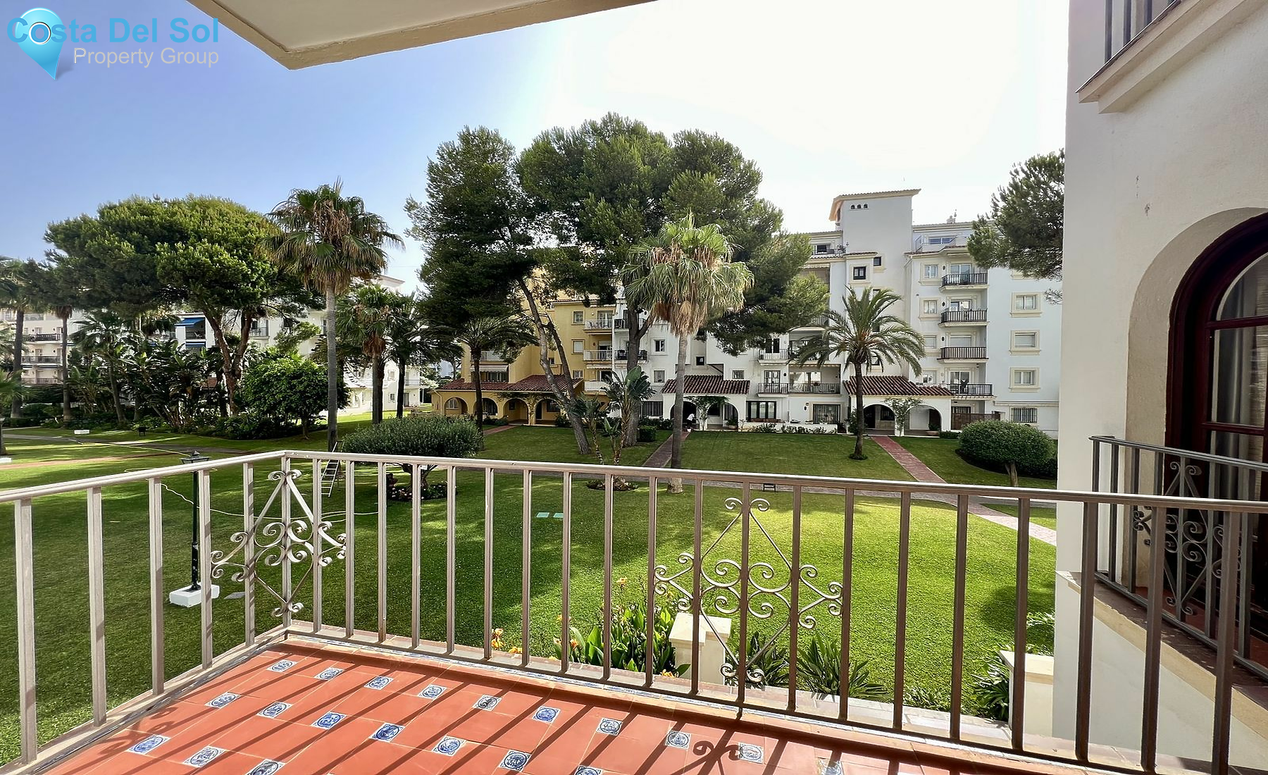 Middle Floor Apartment in Puerto Banús-1388377