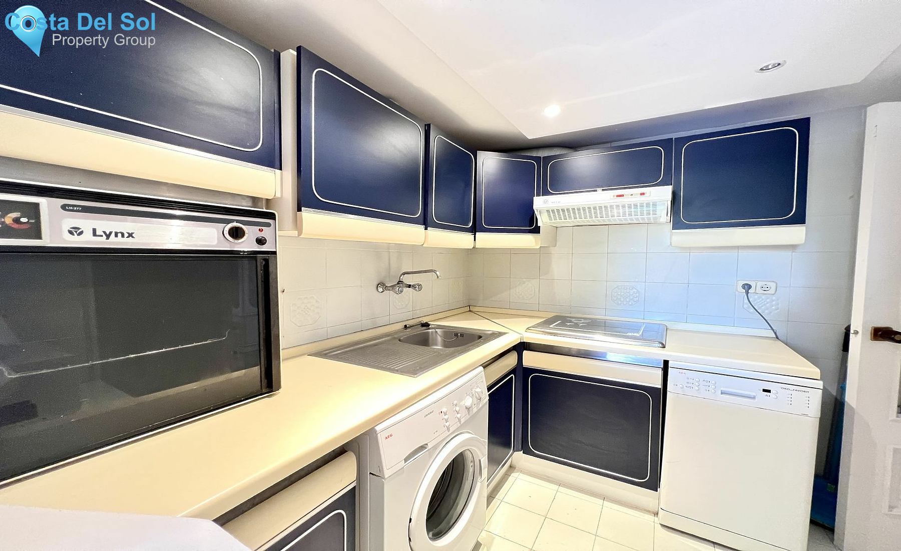 Middle Floor Apartment in Puerto Banús-1388379