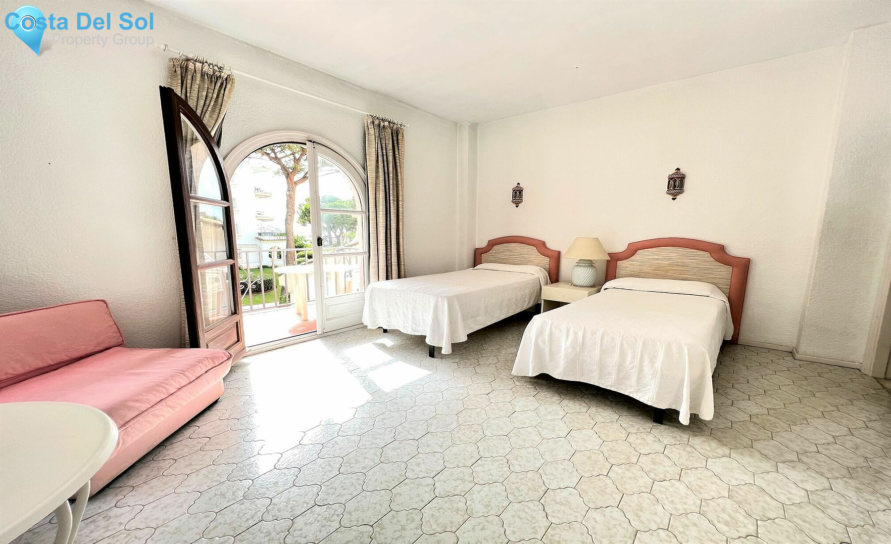 Middle Floor Apartment in Puerto Banús-1388368