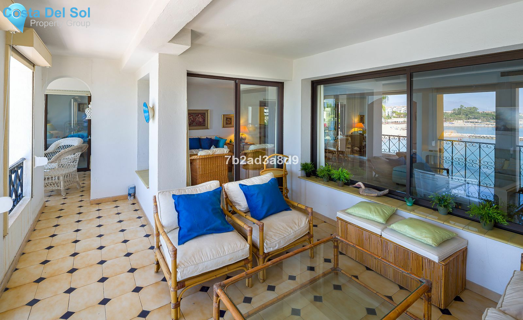Middle Floor Apartment in Puerto Banús-1484805