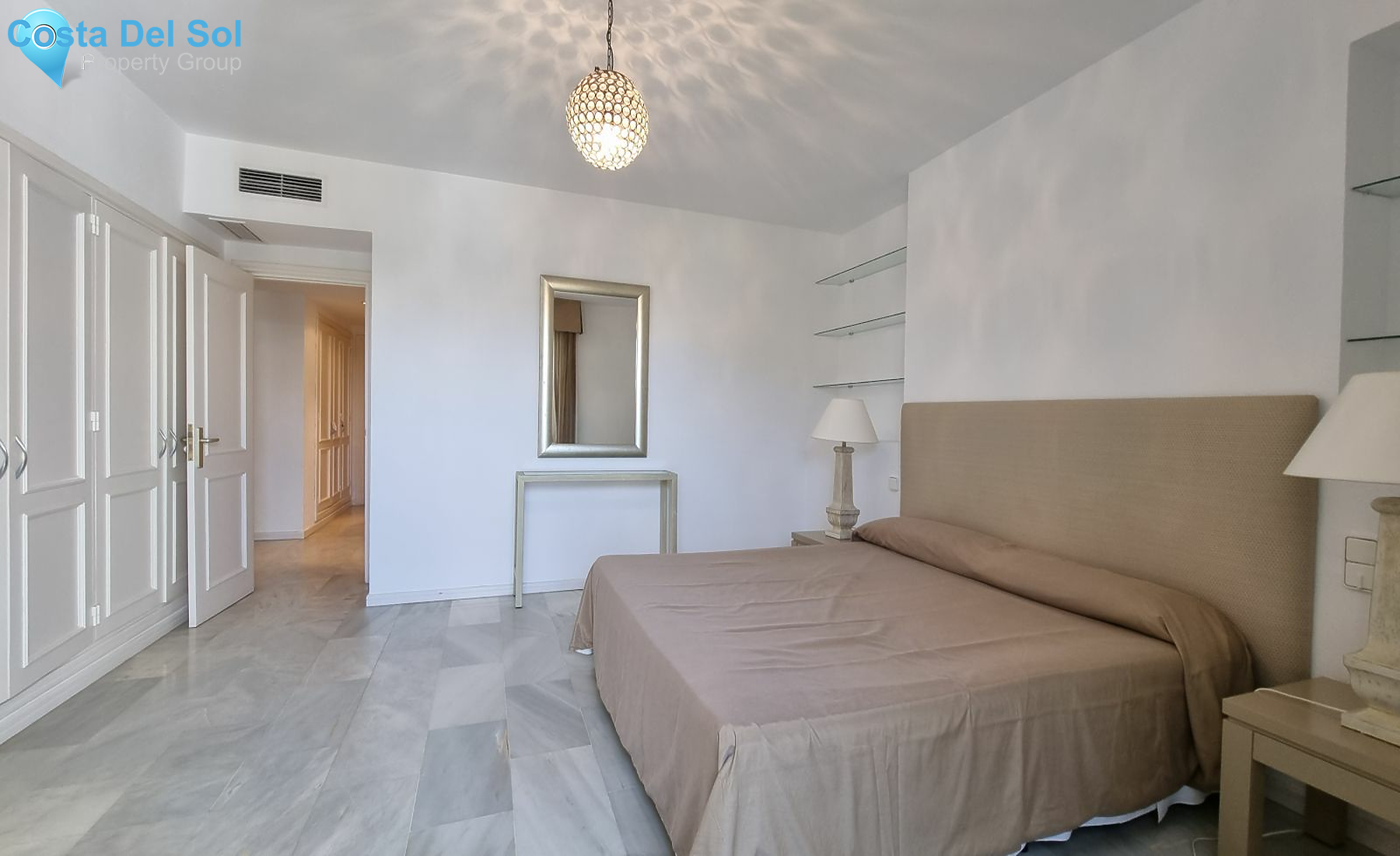 Middle Floor Apartment in Puerto Banús-1484974