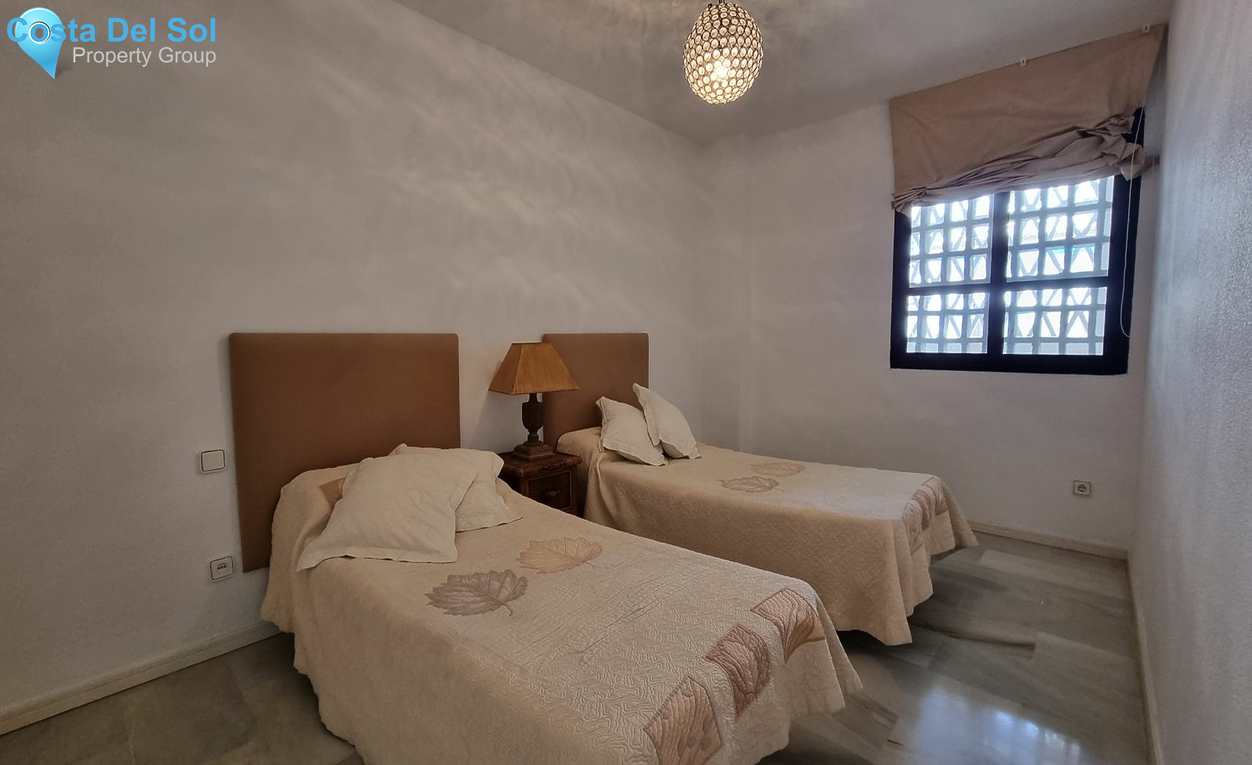 Middle Floor Apartment in Puerto Banús-1484976