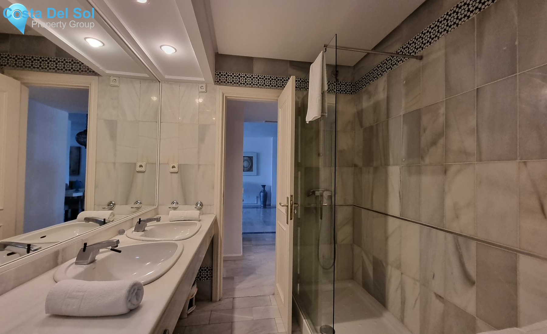 Middle Floor Apartment in Puerto Banús-1484978