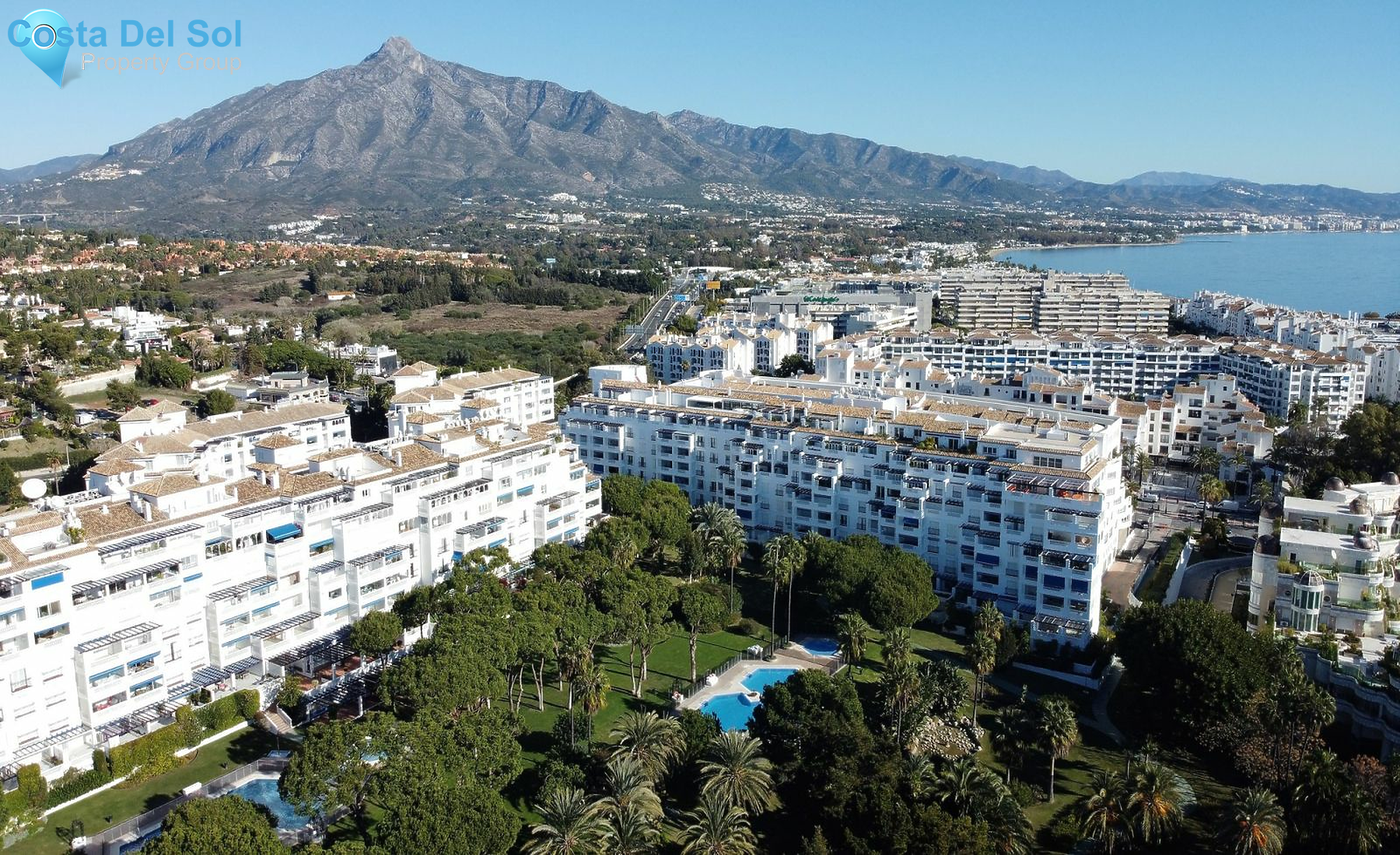 Middle Floor Apartment in Puerto Banús-1484979