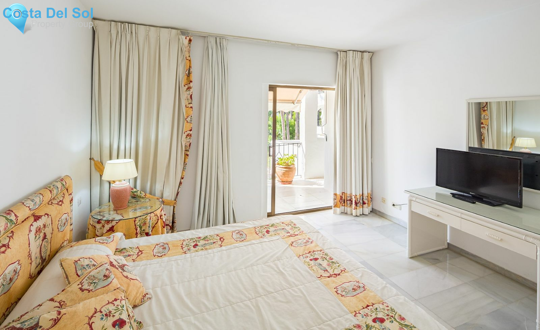 Middle Floor Apartment in Puerto Banús-1486068