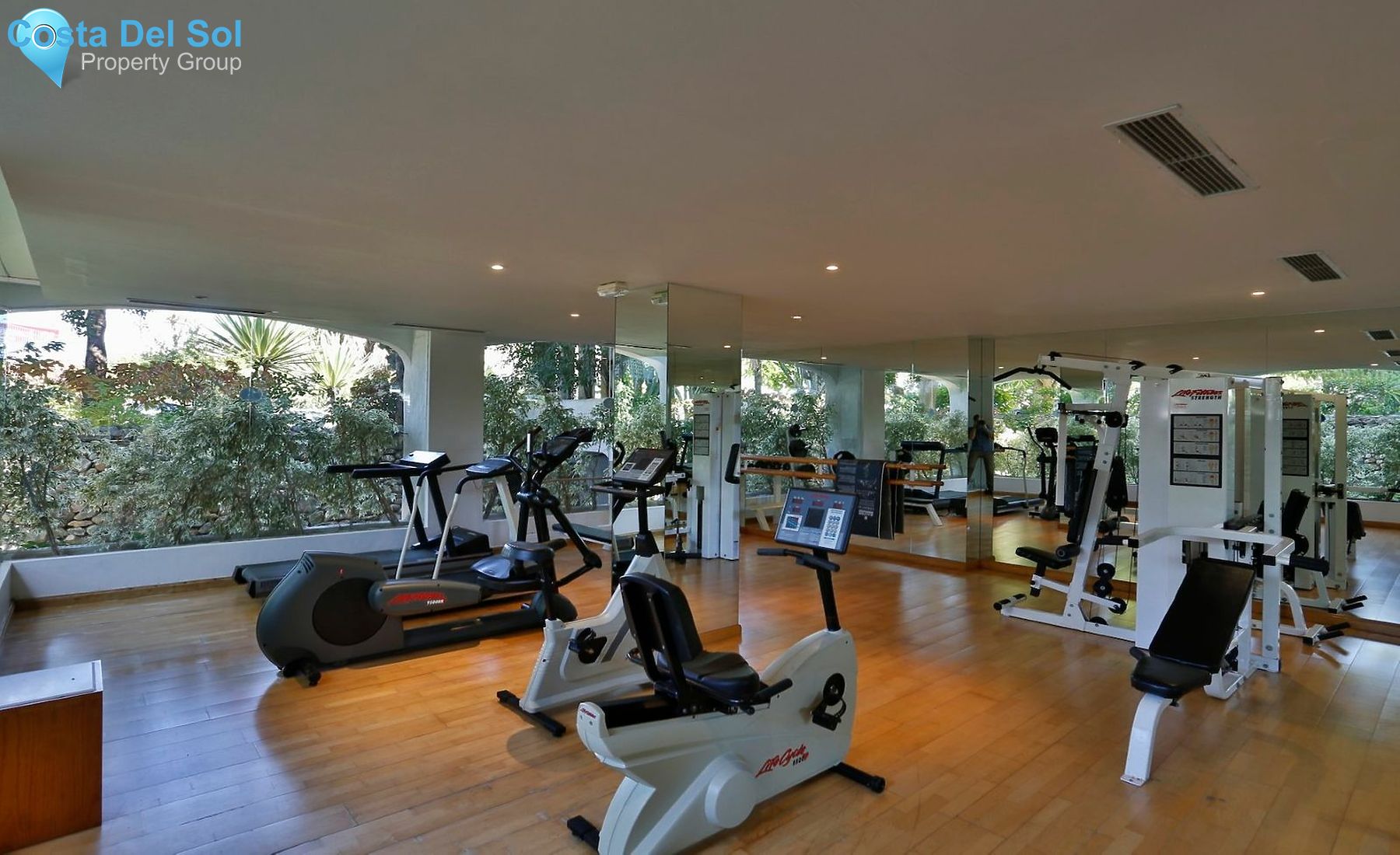 Middle Floor Apartment in Puerto Banús-1486062