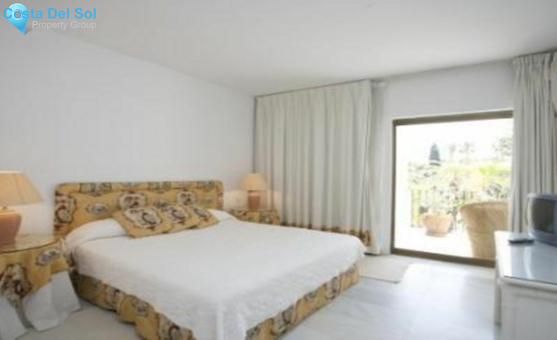 Middle Floor Apartment in Puerto Banús-1486063