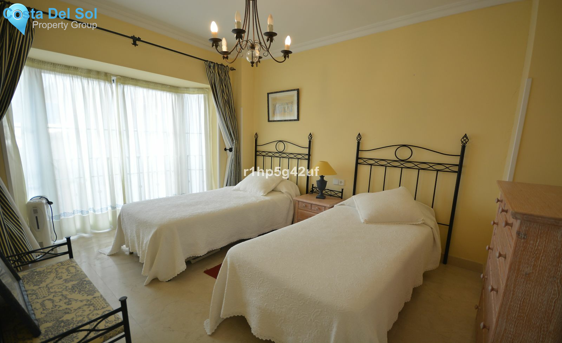 Middle Floor Apartment in Puerto Banús-1491922