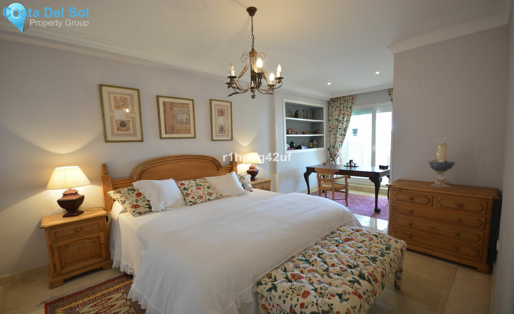 Middle Floor Apartment in Puerto Banús-1491920