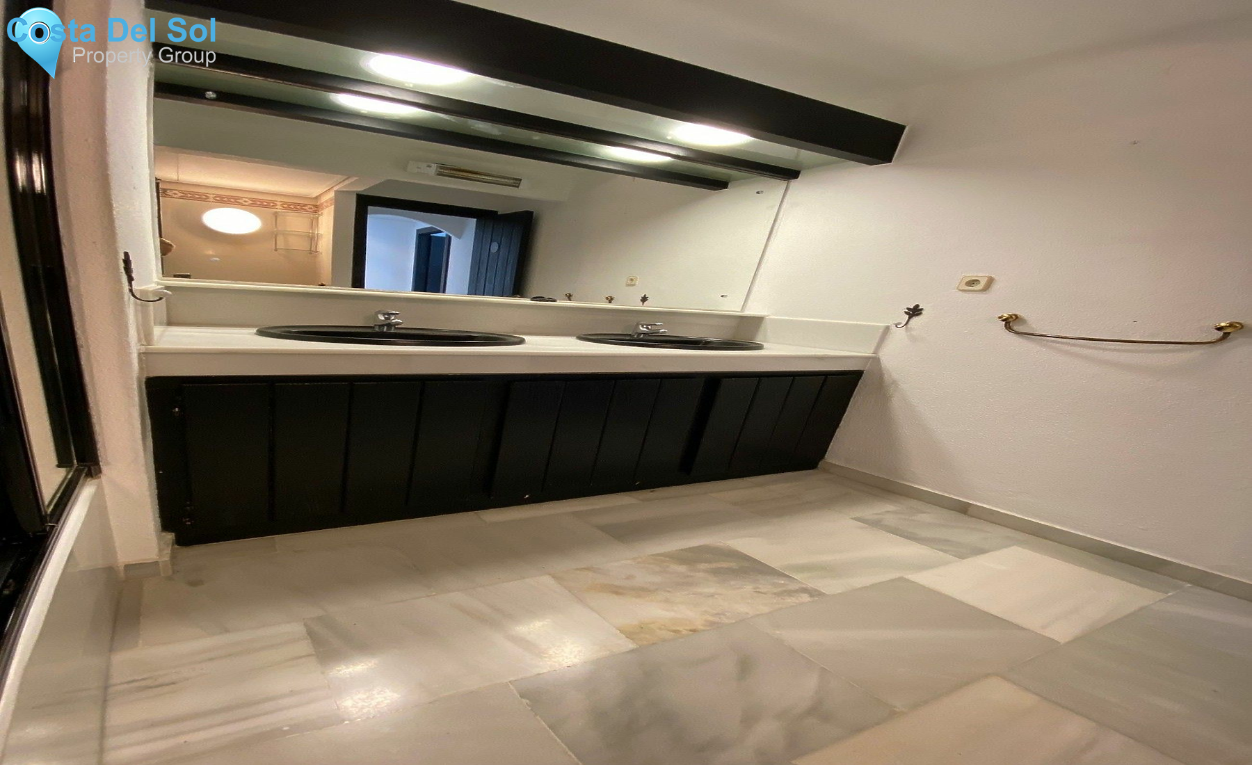 Middle Floor Apartment in Puerto Banús-1517093