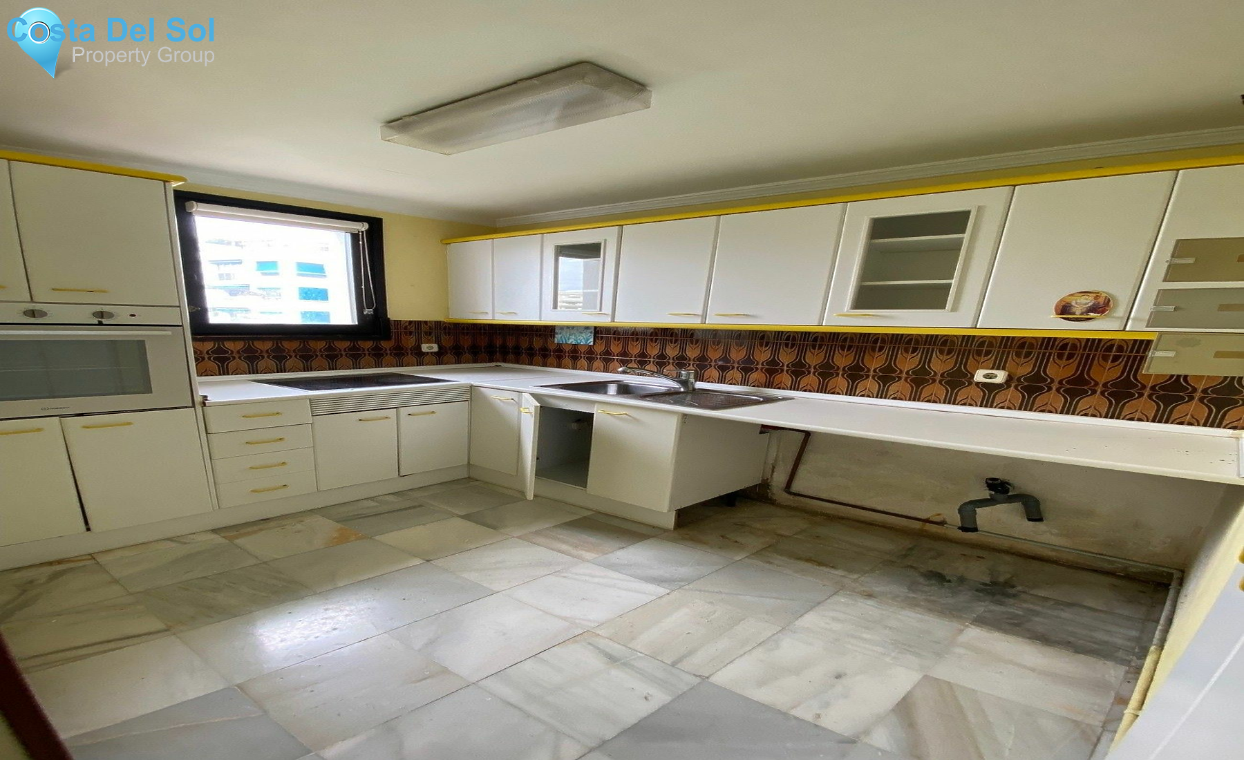 Middle Floor Apartment in Puerto Banús-1517094