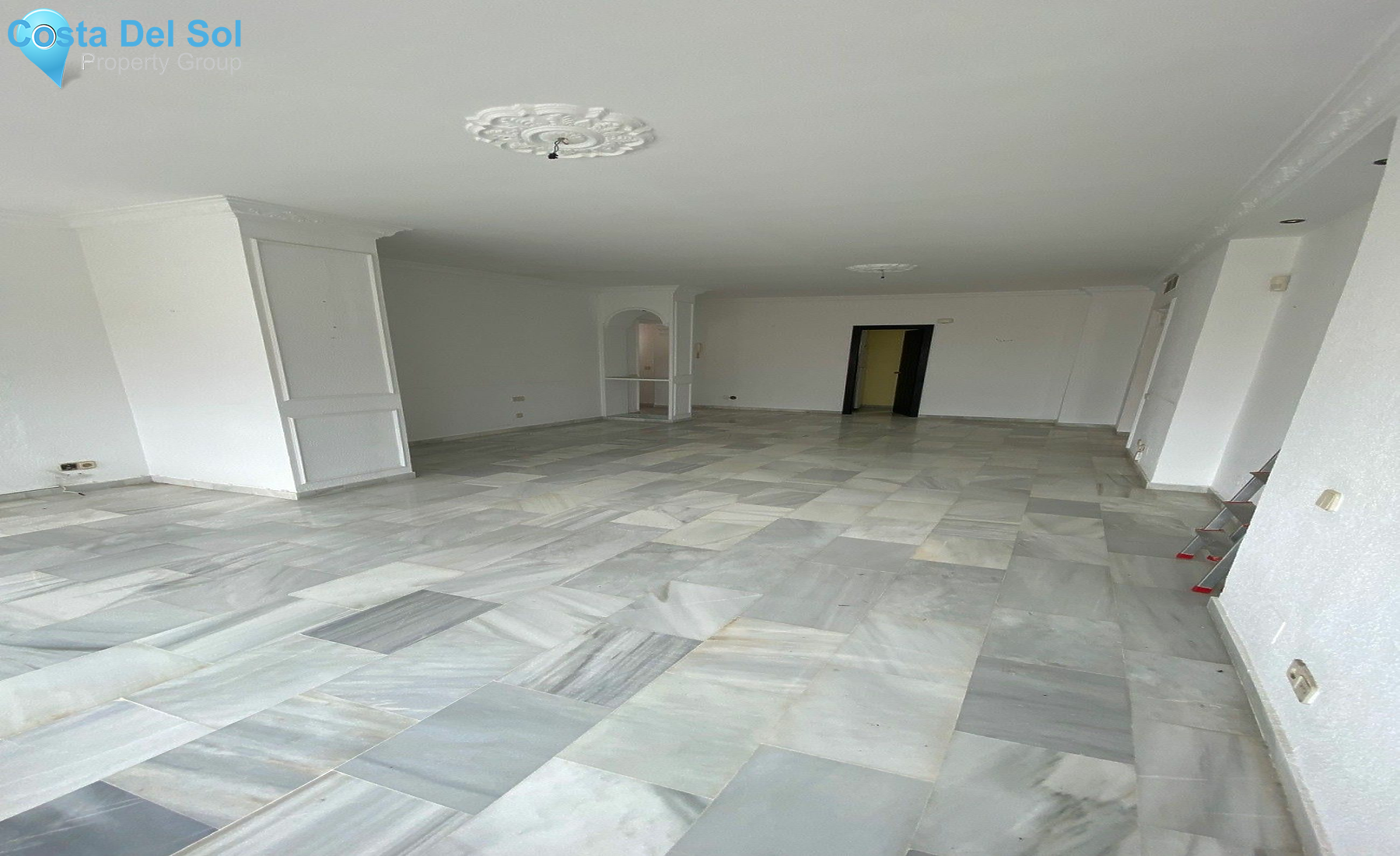 Middle Floor Apartment in Puerto Banús-1517097