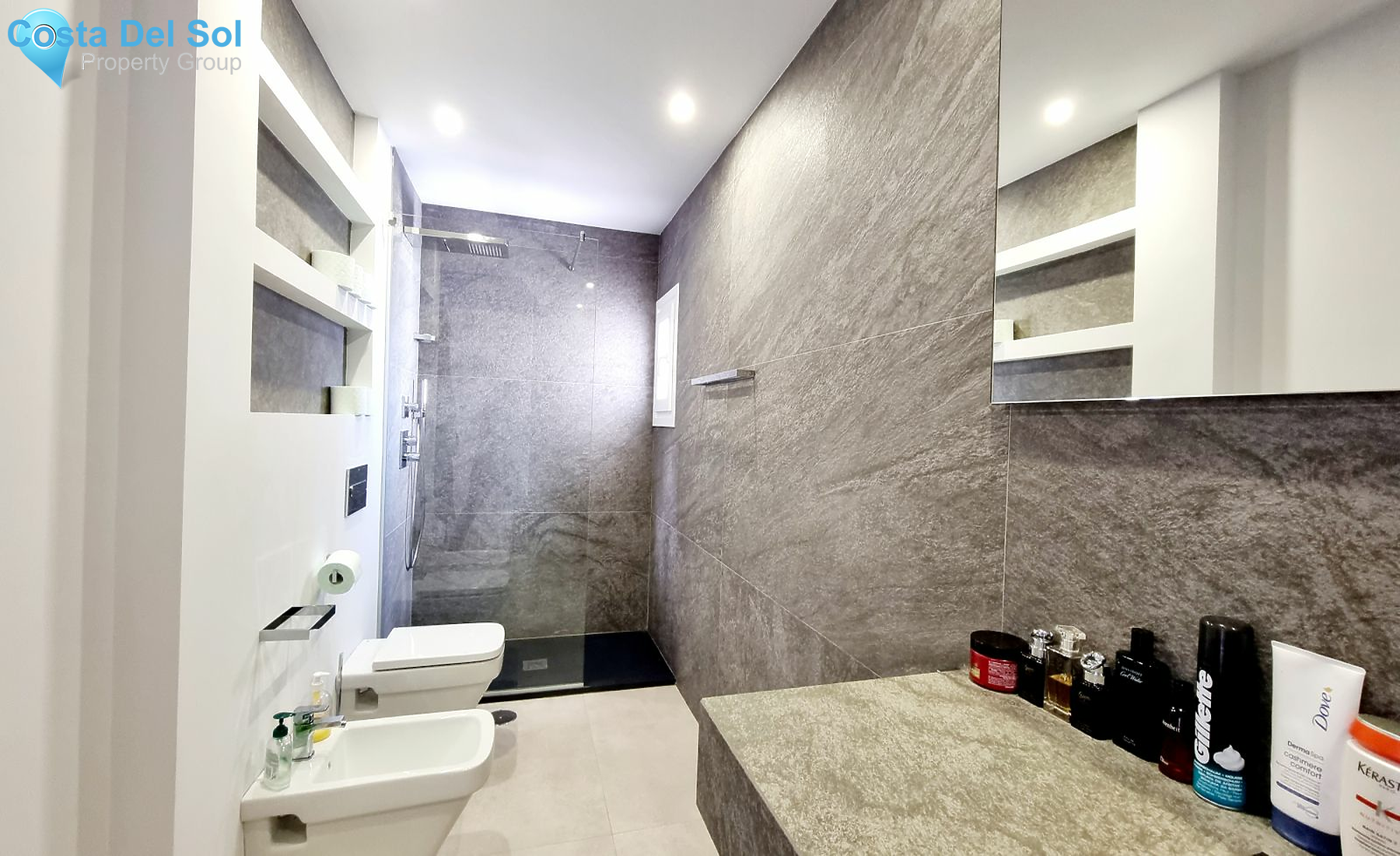 Middle Floor Apartment in Puerto Banús-1545418