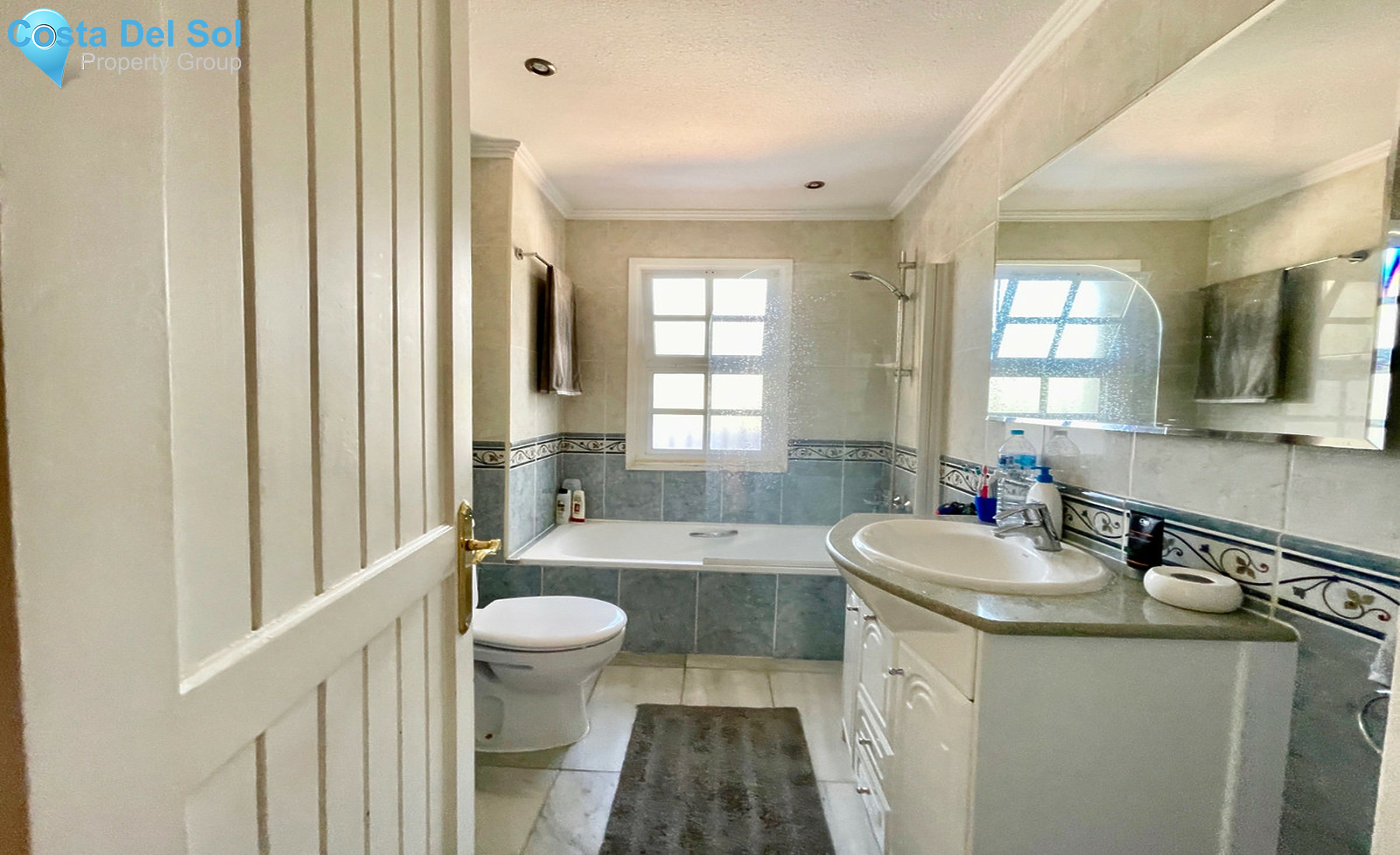 Middle Floor Apartment in Puerto de Cabopino-1259535
