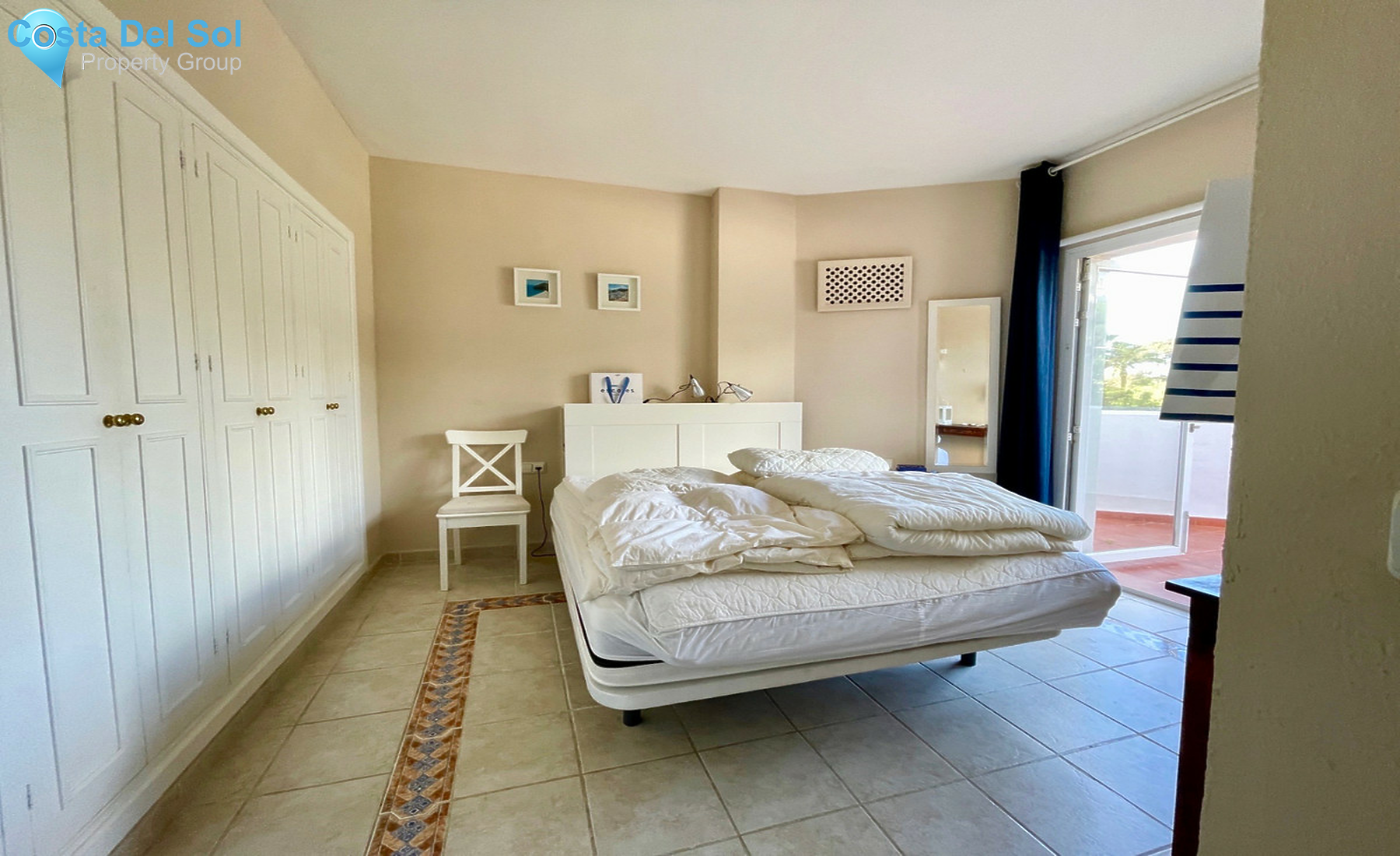 Middle Floor Apartment in Puerto de Cabopino-1259536