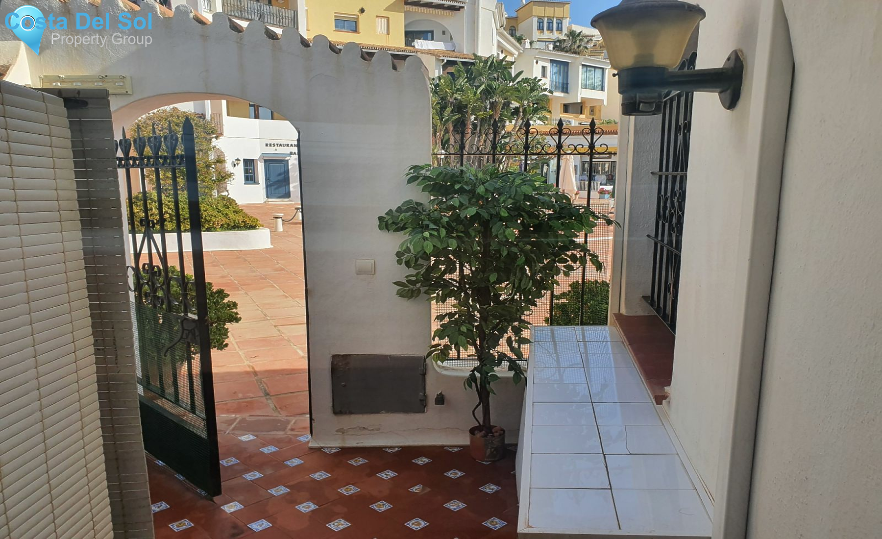 Middle Floor Apartment in Puerto de Cabopino-1173944