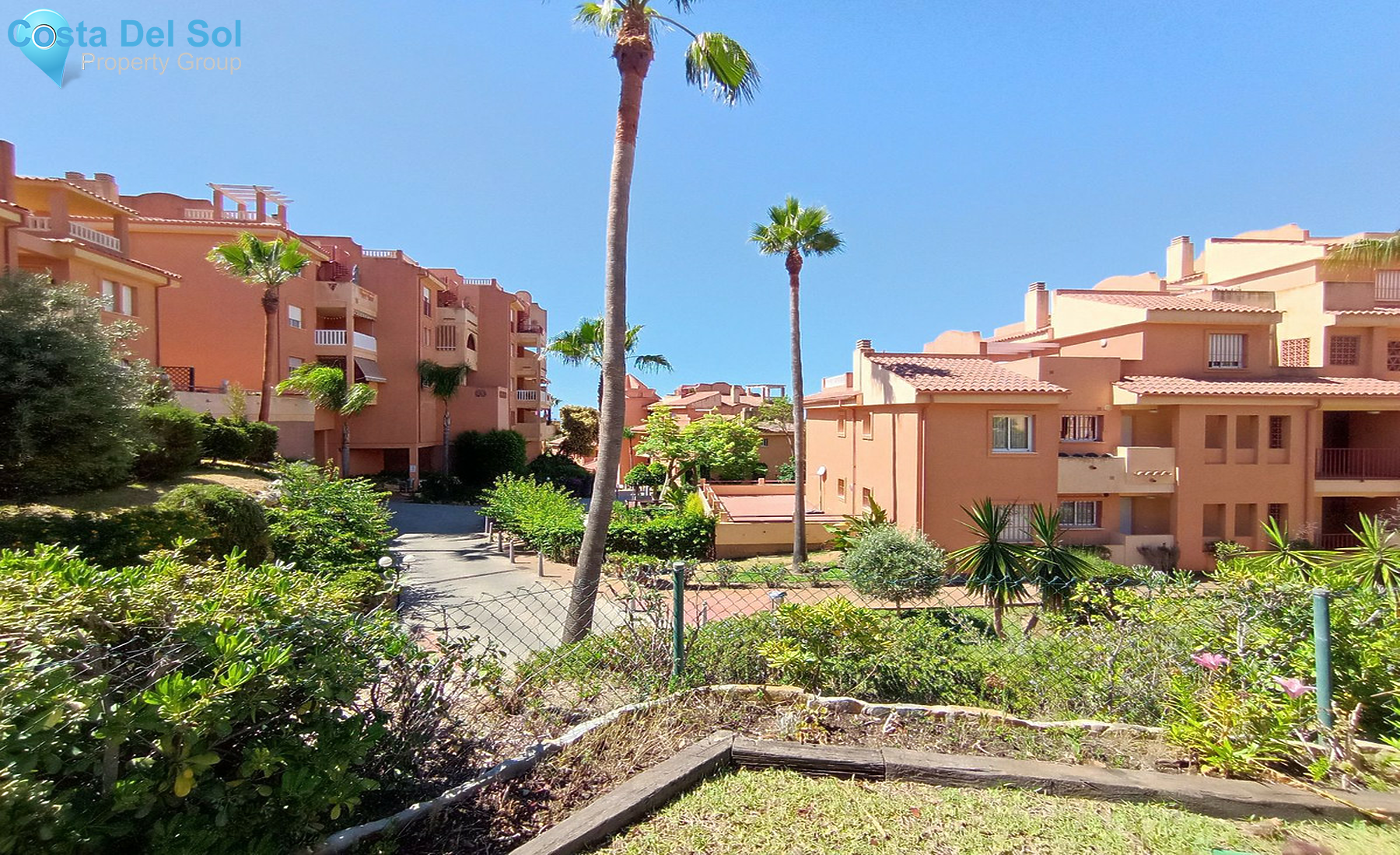Middle Floor Apartment in Reserva de Marbella-1253539