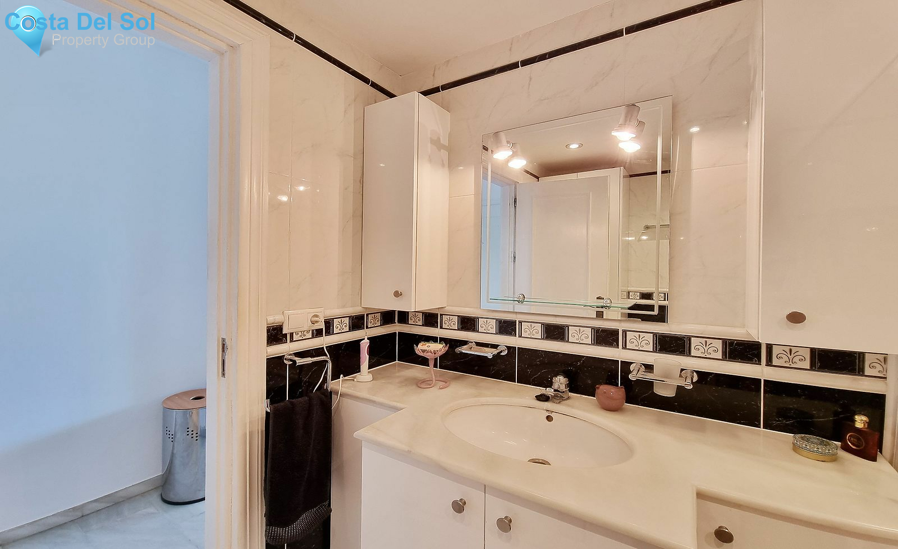 Middle Floor Apartment in Reserva de Marbella-1482046