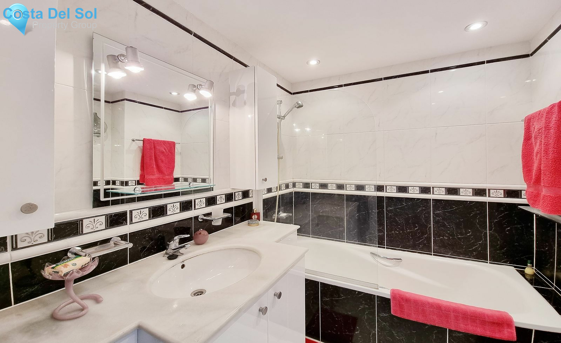 Middle Floor Apartment in Reserva de Marbella-1482033