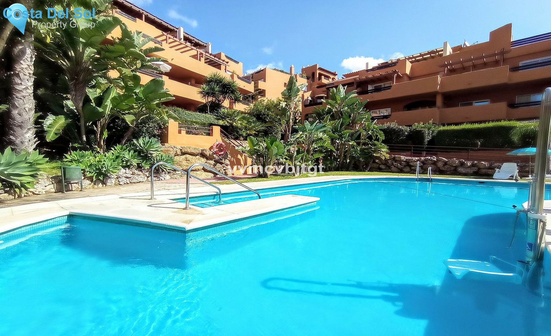 Middle Floor Apartment in Riviera del Sol-1403788