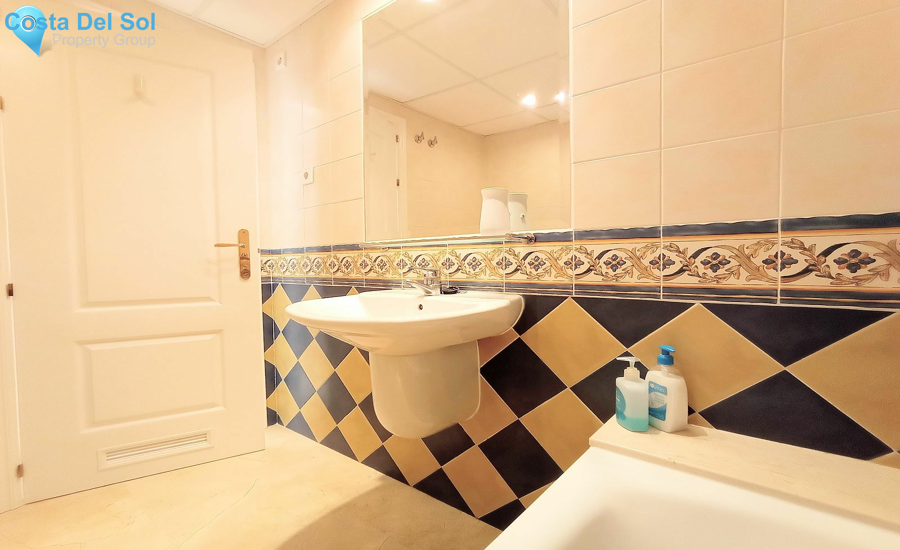 Middle Floor Apartment in Riviera del Sol-1423637