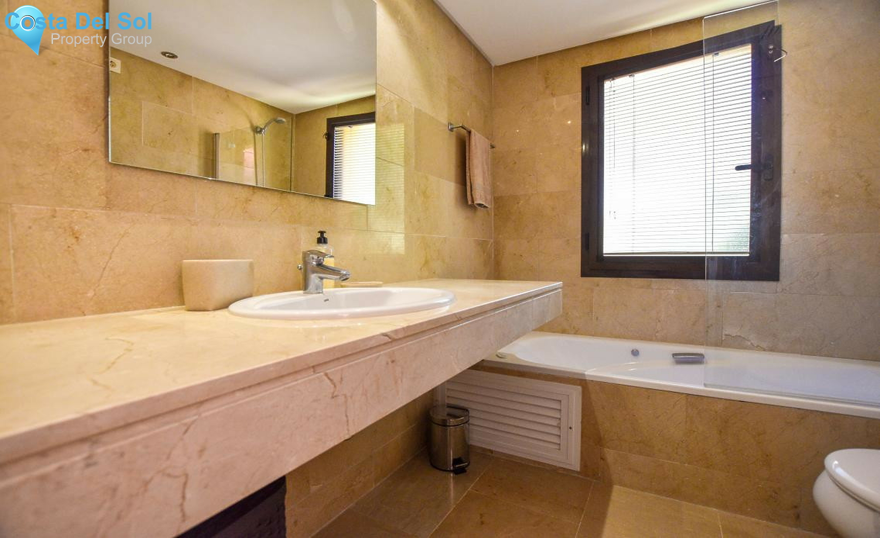 Middle Floor Apartment in San Luis de Sabinillas-1244435