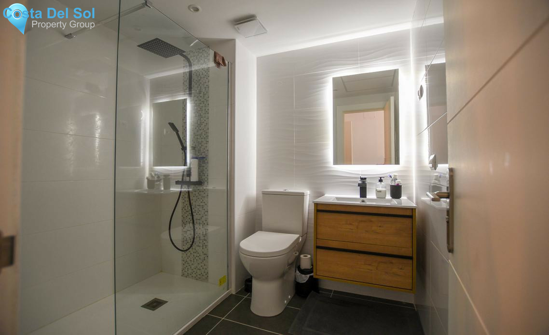 Middle Floor Apartment in San Luis de Sabinillas-1323201