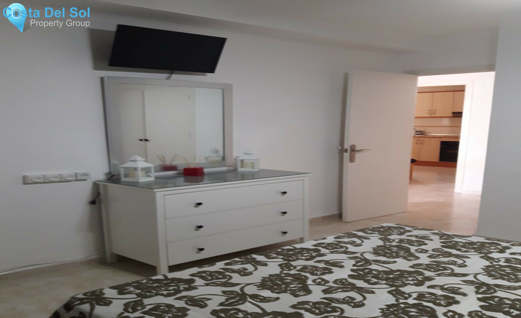 Middle Floor Apartment in San Luis de Sabinillas-1359569