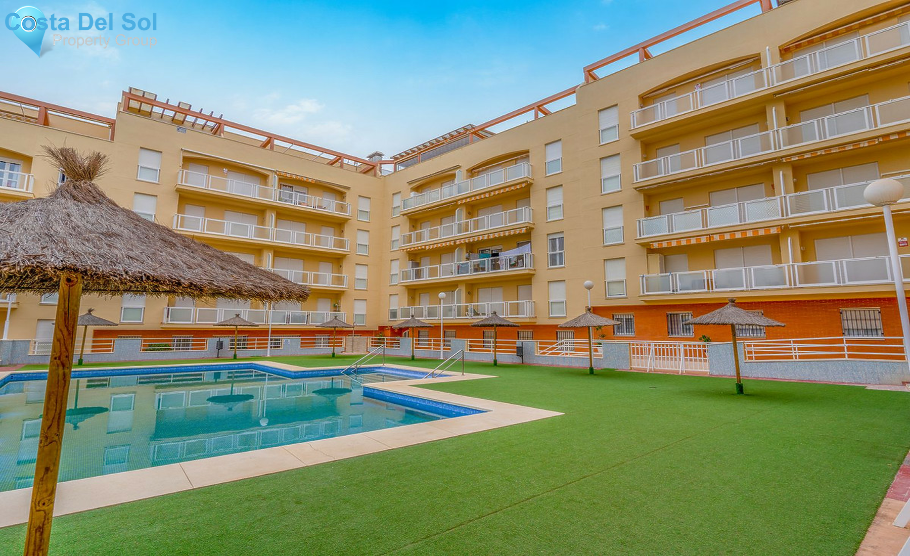 Middle Floor Apartment in San Luis de Sabinillas-1500369