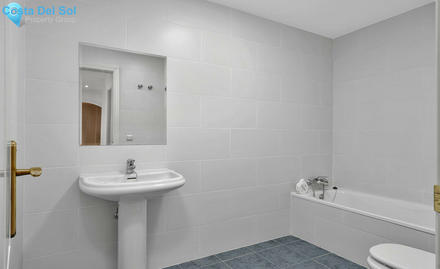 Middle Floor Apartment in San Luis de Sabinillas-1500384