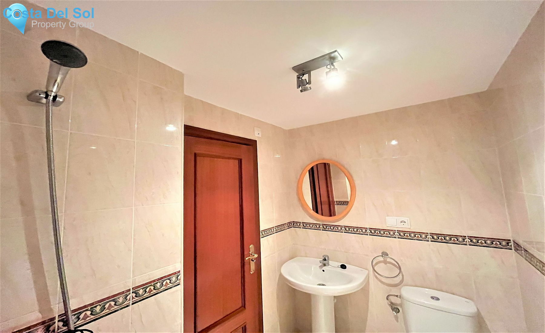 Middle Floor Apartment in San Luis de Sabinillas-1146803