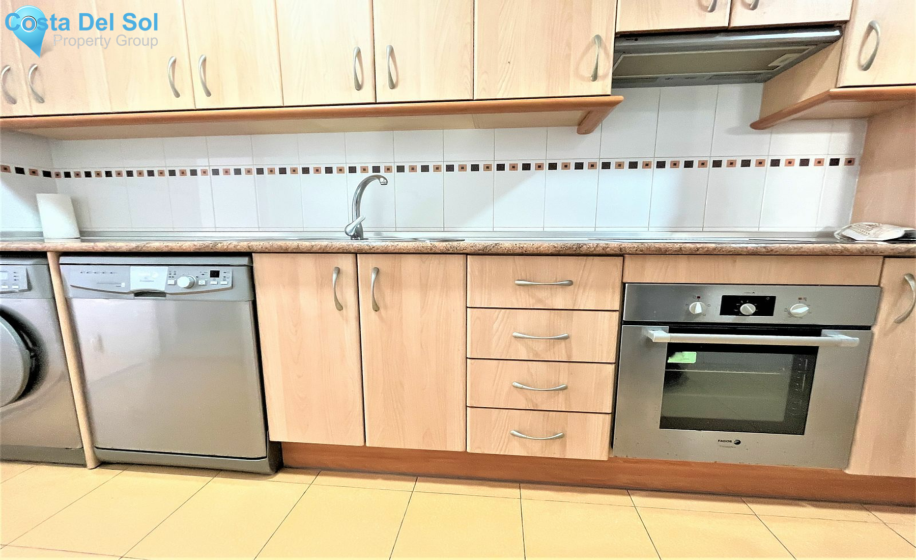 Middle Floor Apartment in San Luis de Sabinillas-1146804