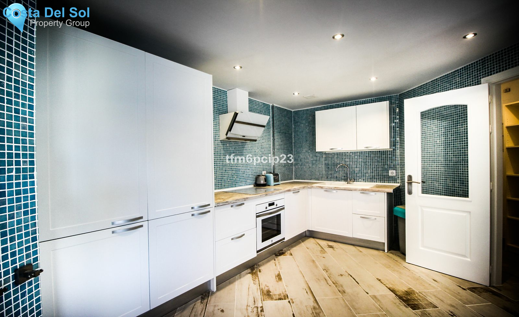 Middle Floor Apartment in San Luis de Sabinillas-1483518