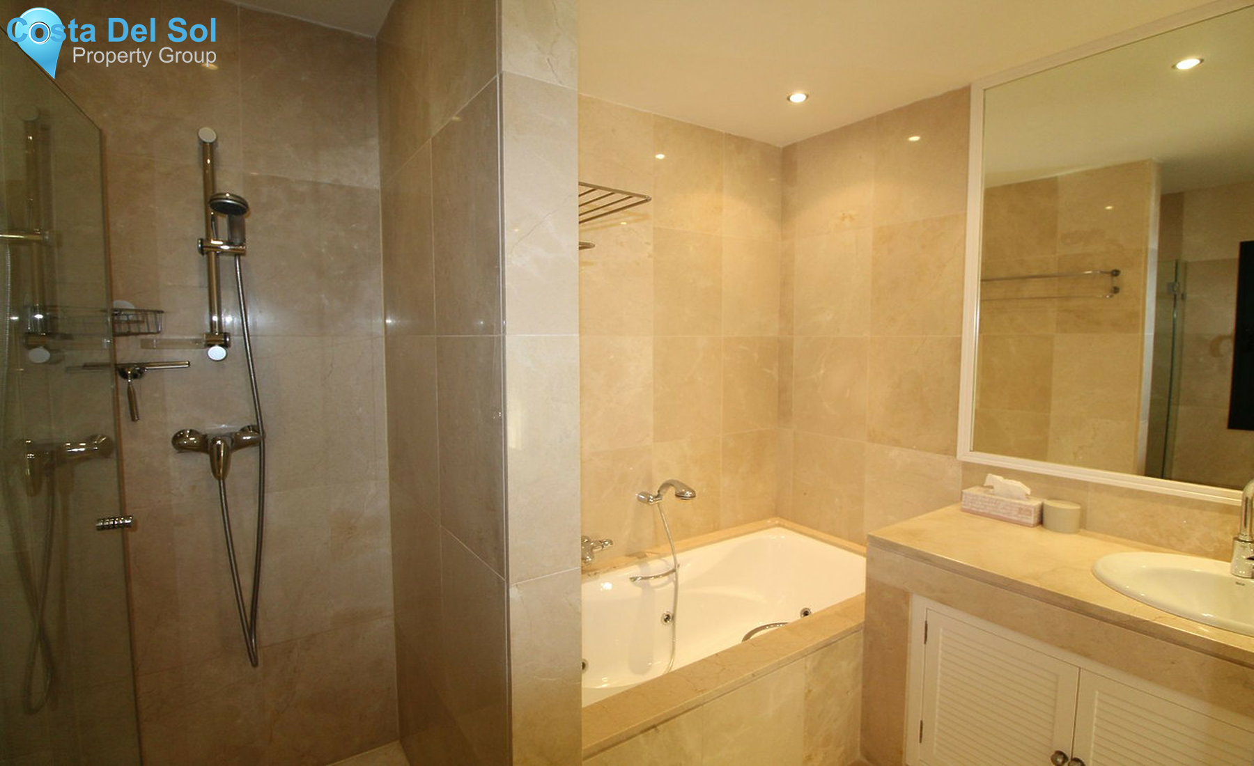 Middle Floor Apartment in San Roque Club-1528555