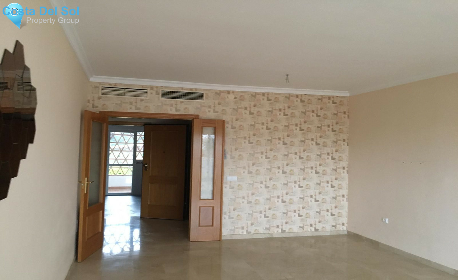Middle Floor Apartment in Selwo-1363320