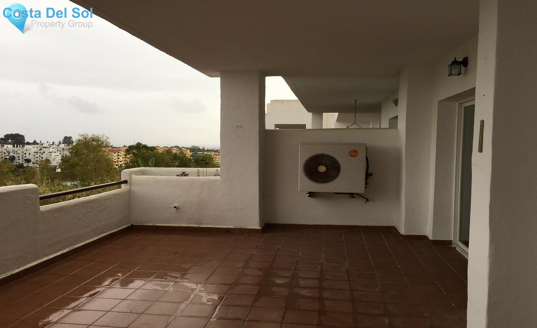 Middle Floor Apartment in Selwo-1363322