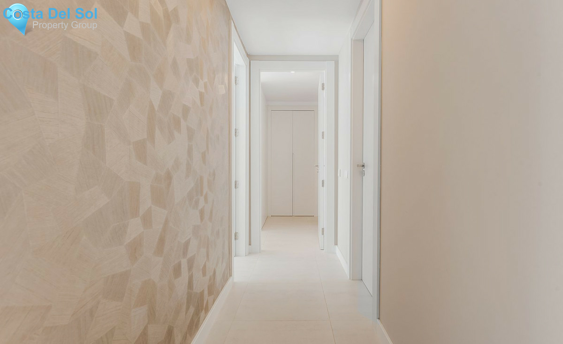 Middle Floor Apartment in Selwo-1521759