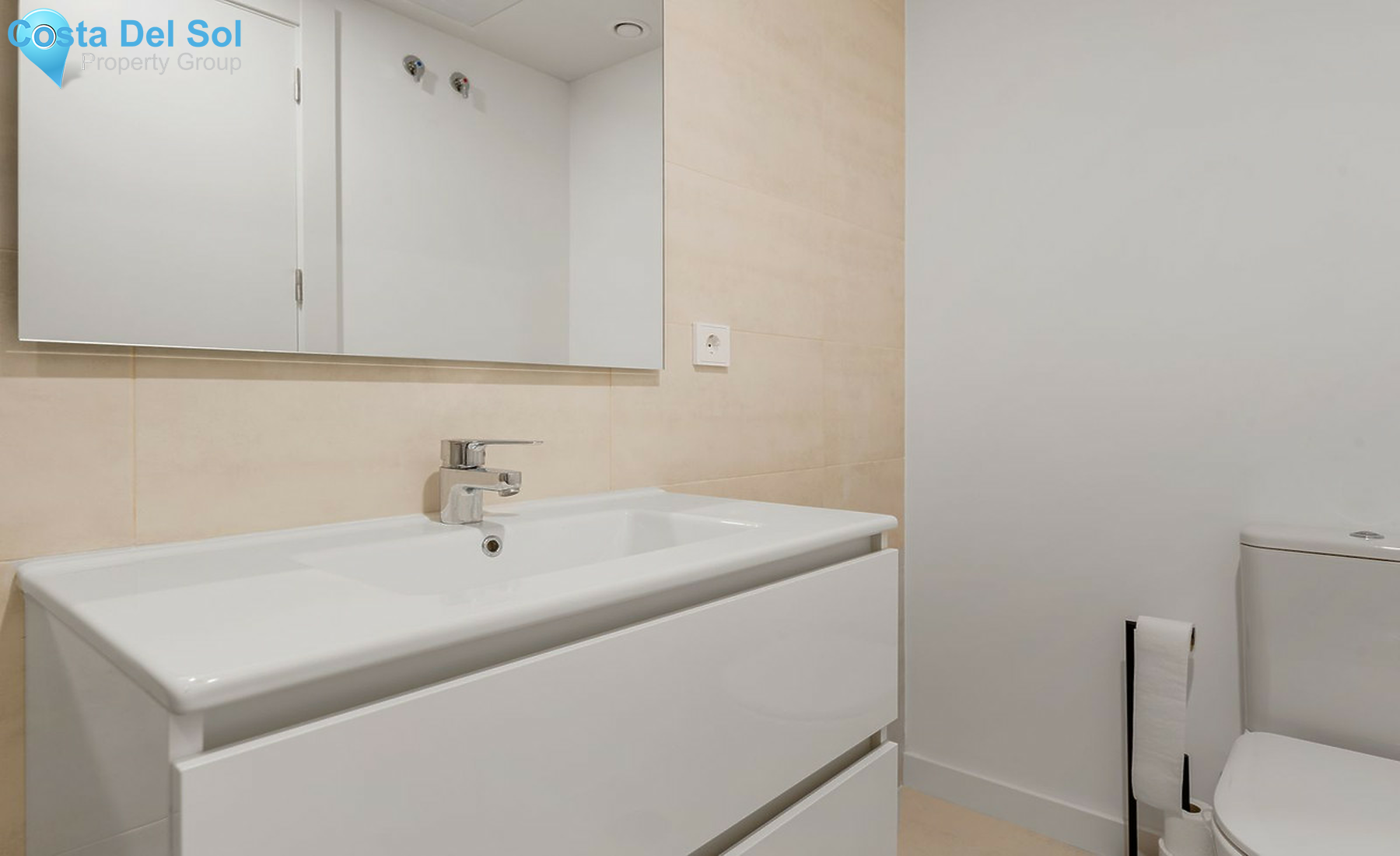 Middle Floor Apartment in Selwo-1521763