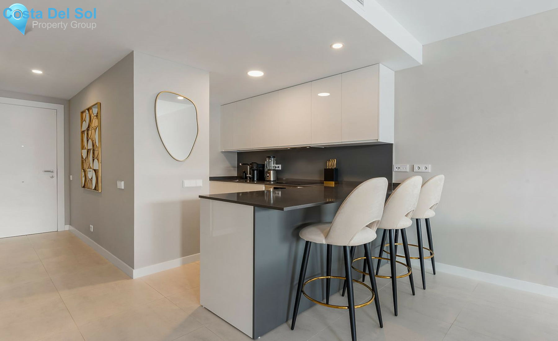 Middle Floor Apartment in Selwo-1521756