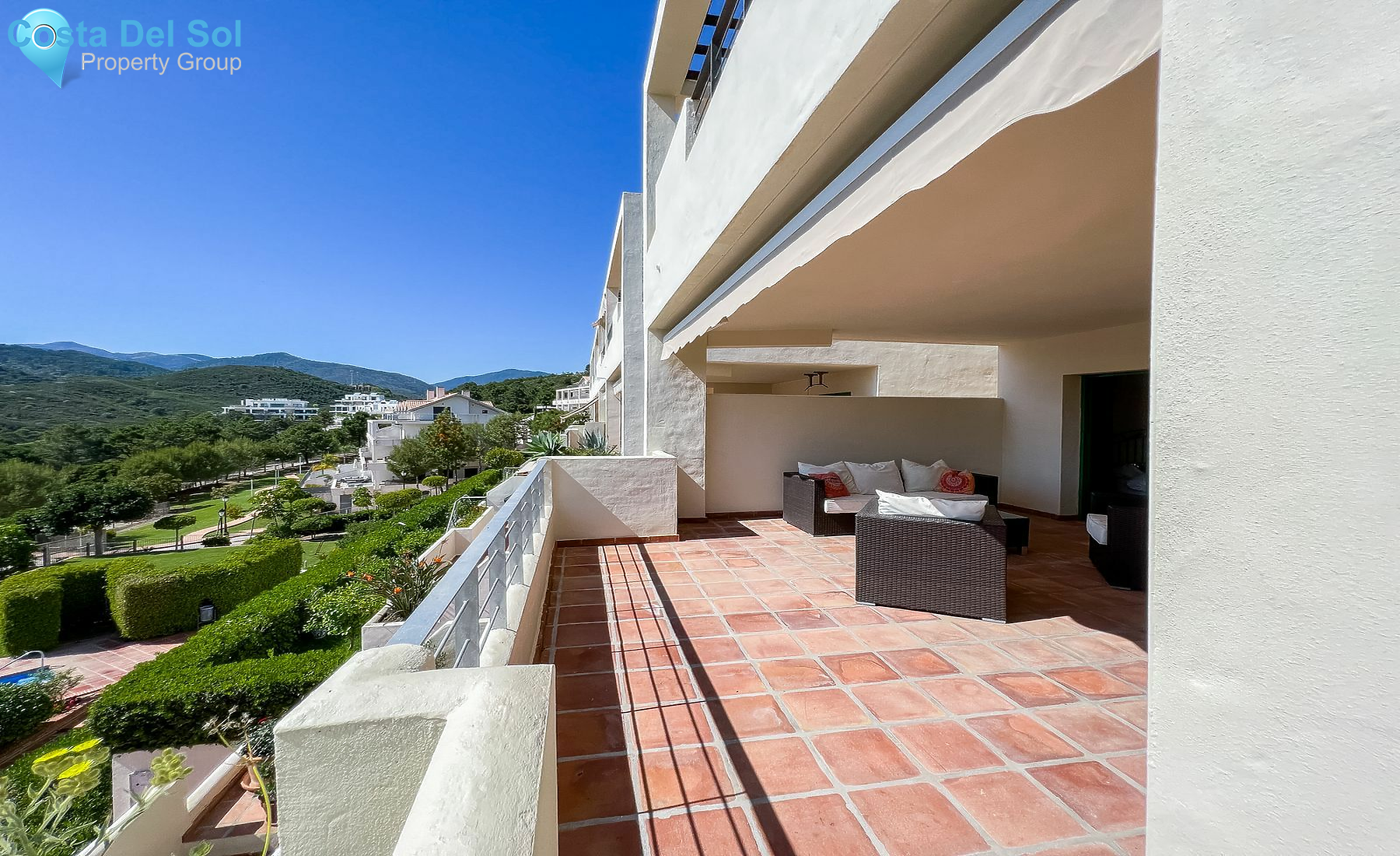 Middle Floor Apartment in Selwo-1163106