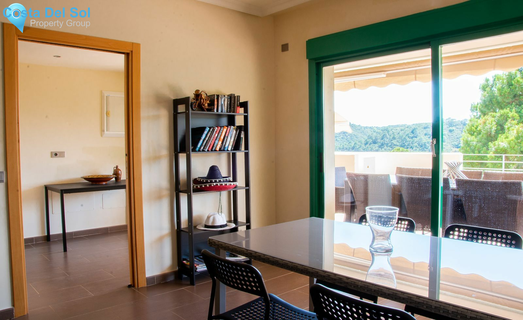 Middle Floor Apartment in Selwo-1163093