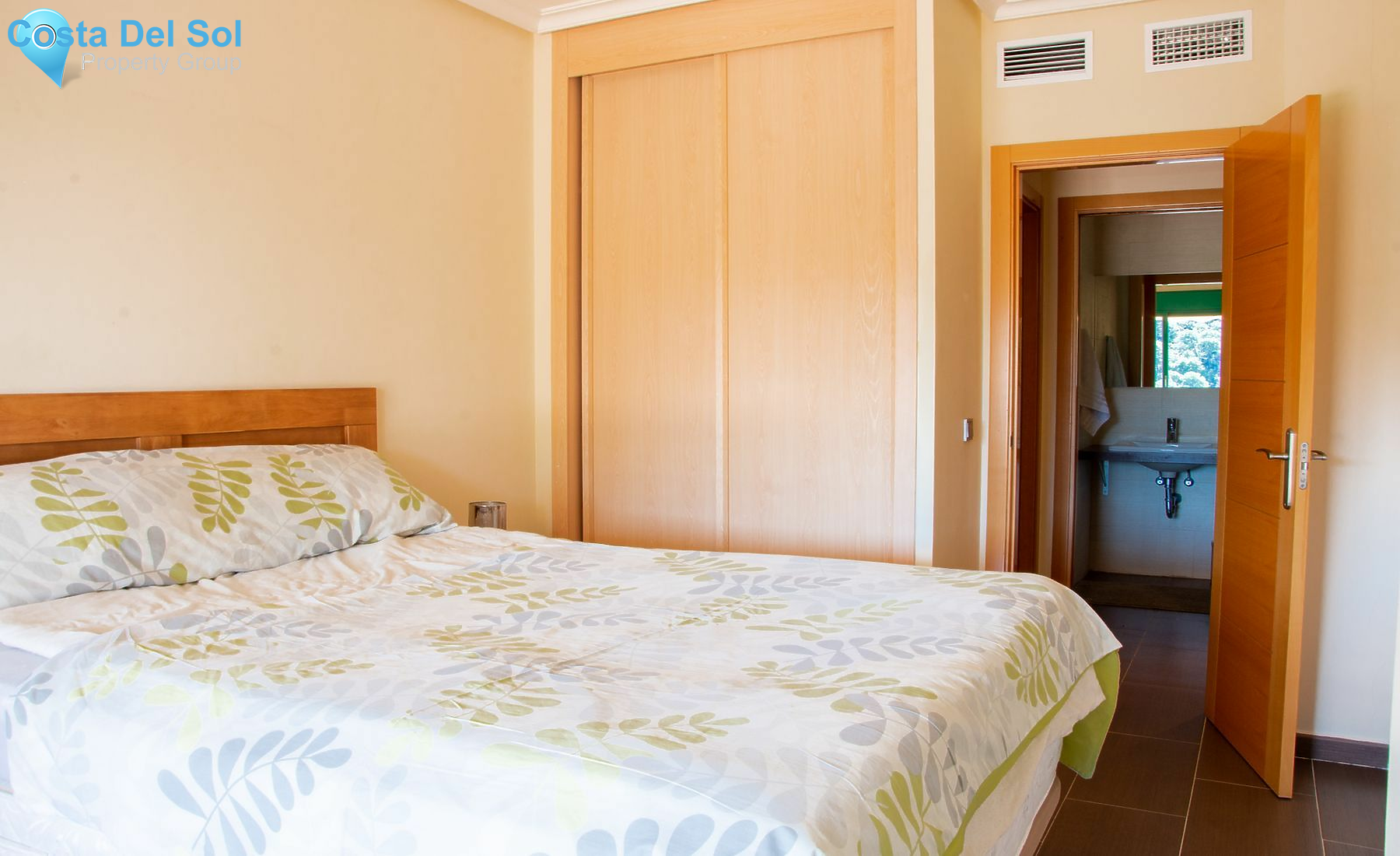 Middle Floor Apartment in Selwo-1163094