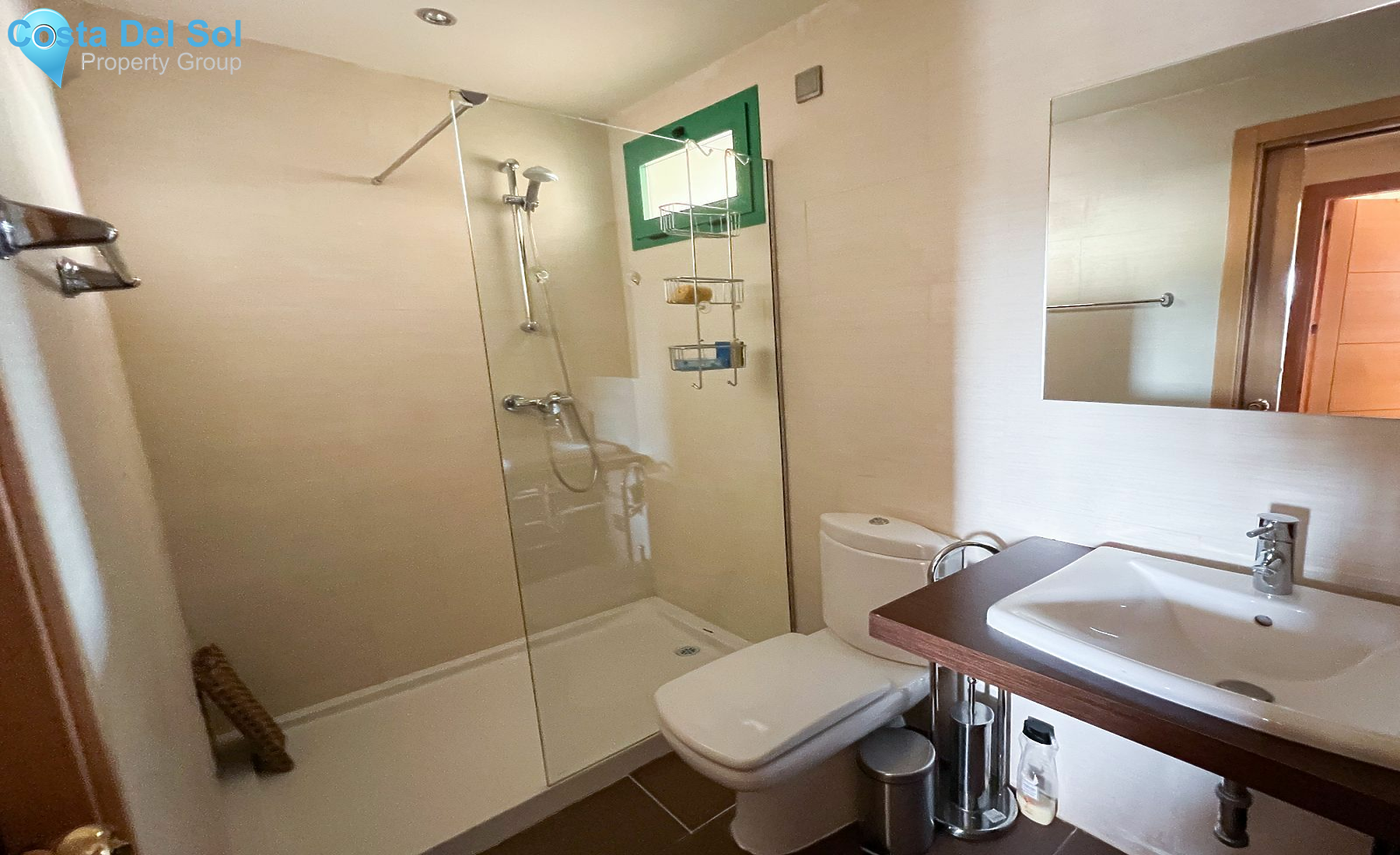 Middle Floor Apartment in Selwo-1163128