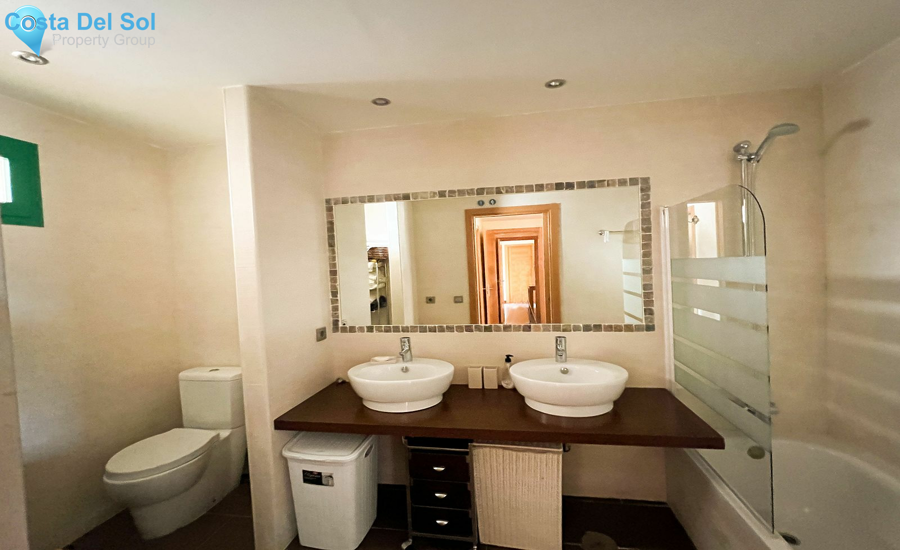 Middle Floor Apartment in Selwo-1163132