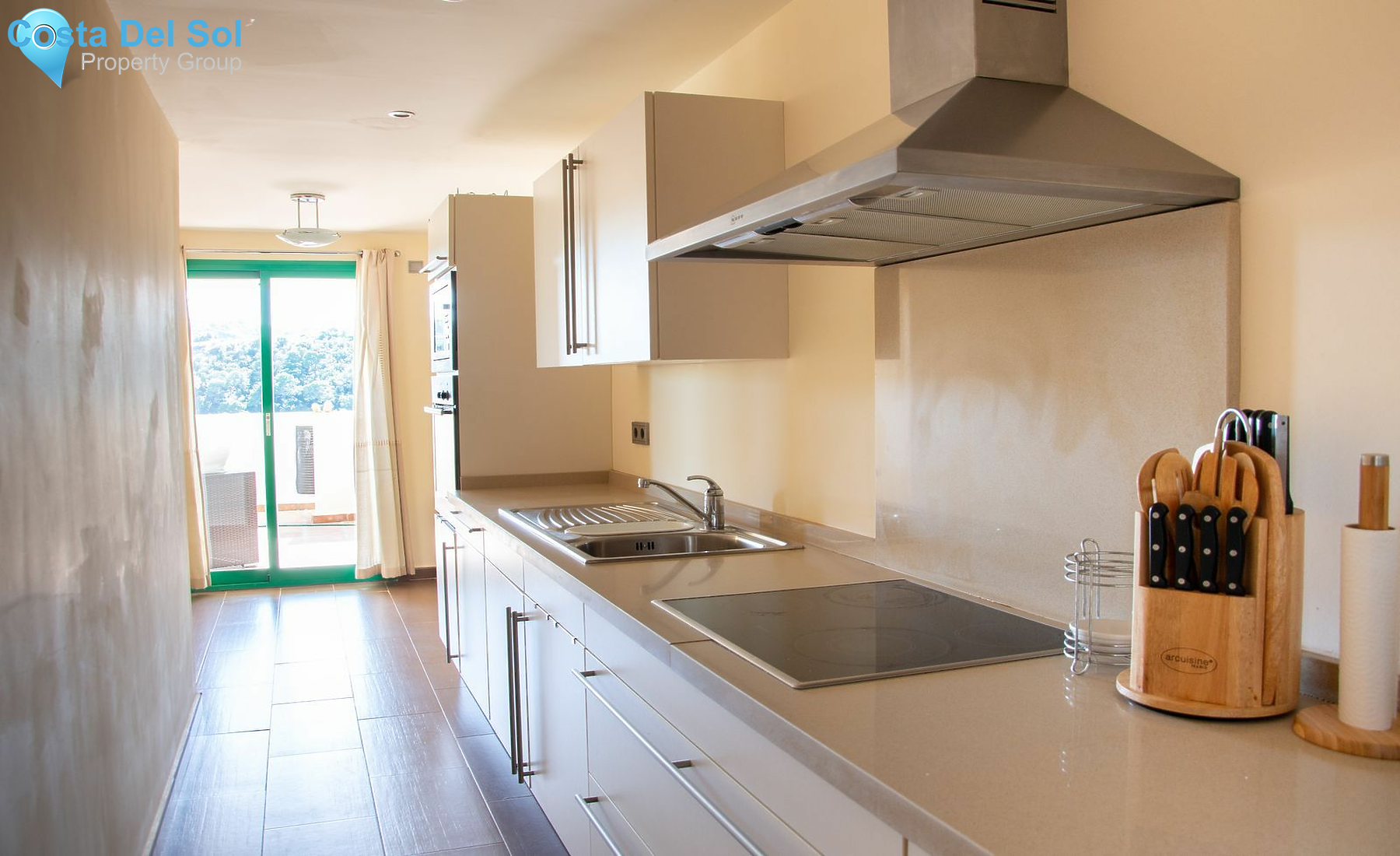 Middle Floor Apartment in Selwo-1163116