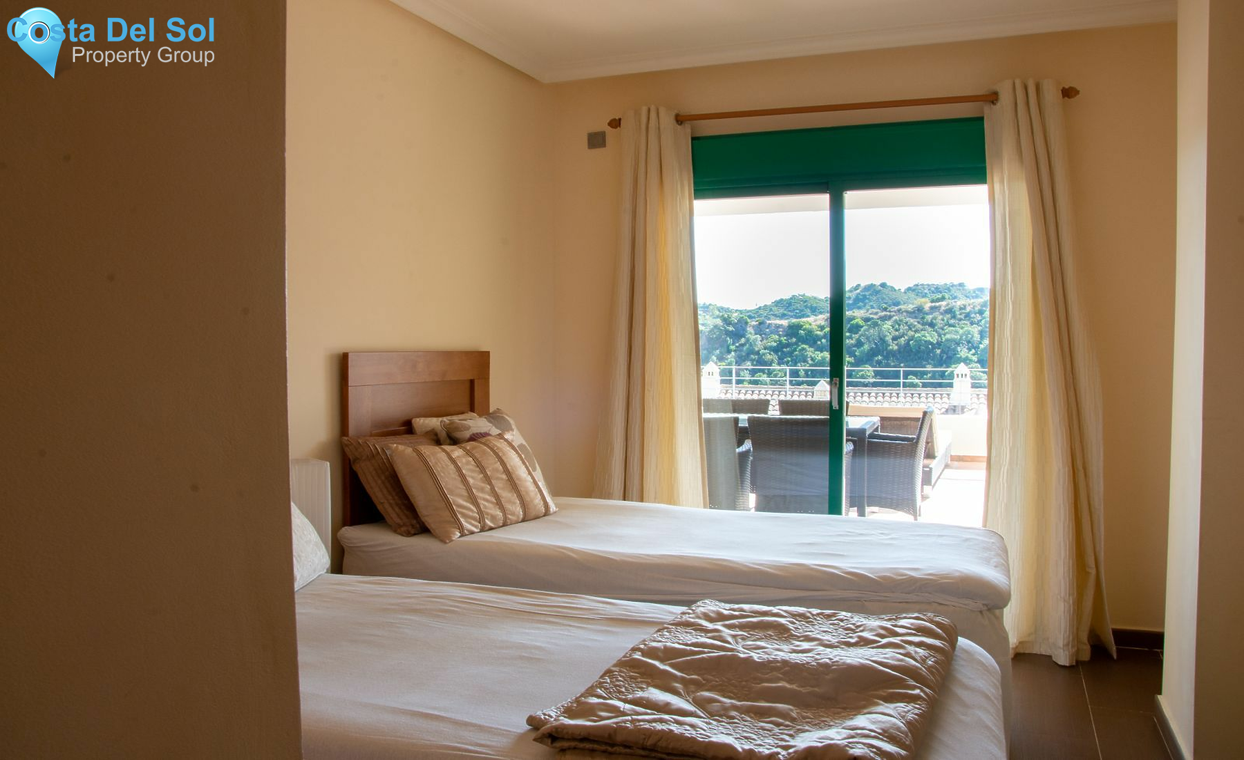 Middle Floor Apartment in Selwo-1163120