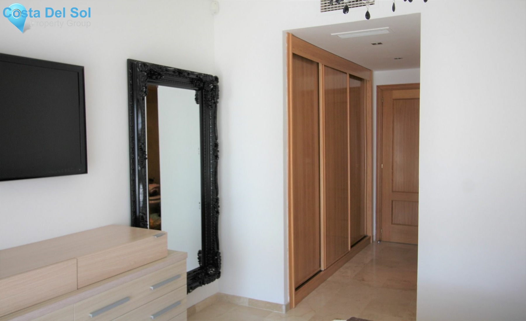 Middle Floor Apartment in Selwo-1177535