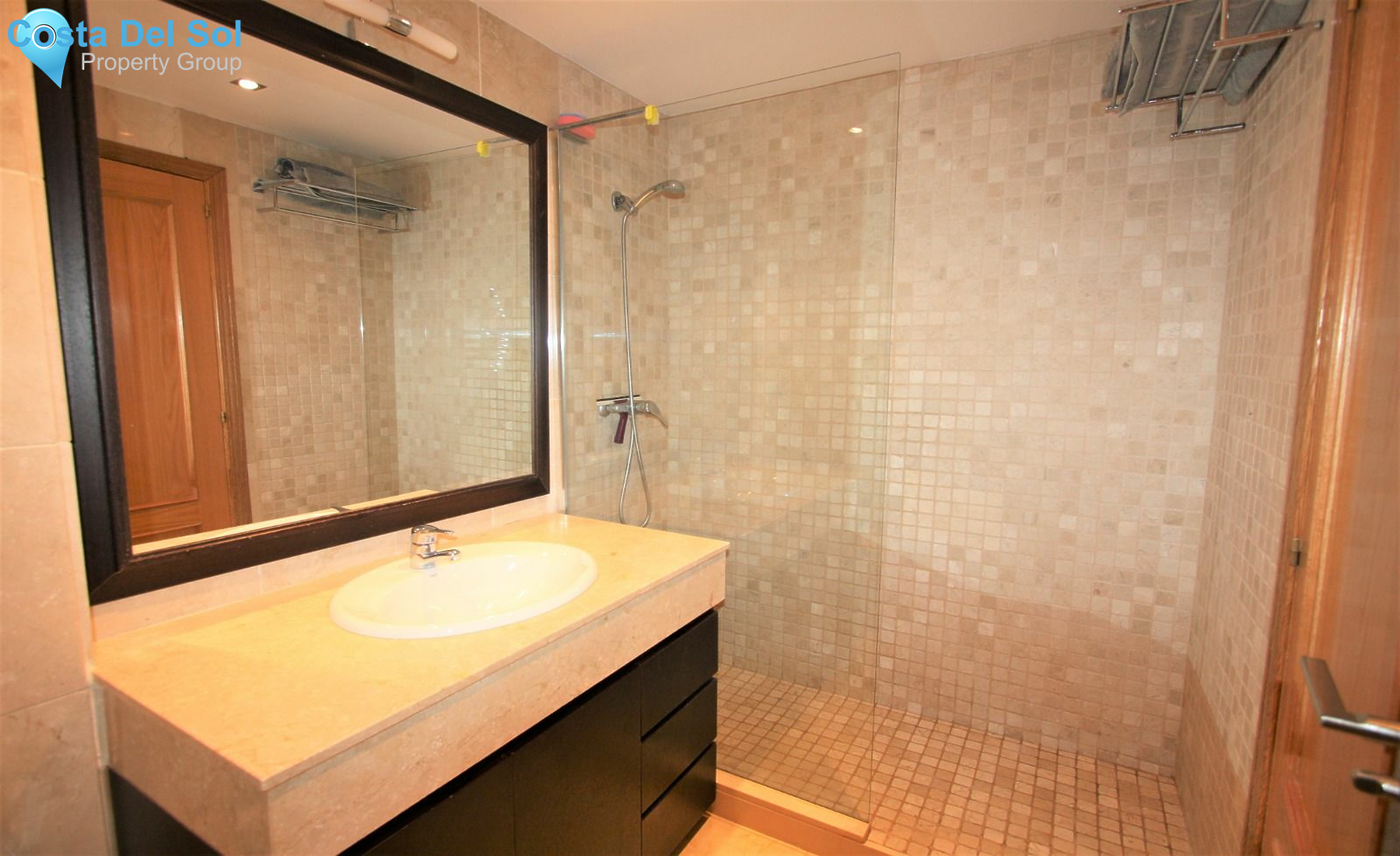 Middle Floor Apartment in Selwo-1177536